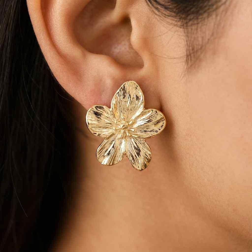 Set of Flower Necklace and Earring (Pack of 1)